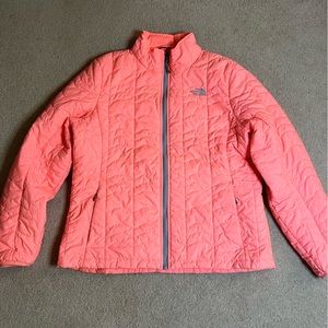 The north face women’s xtra large puffer jacket